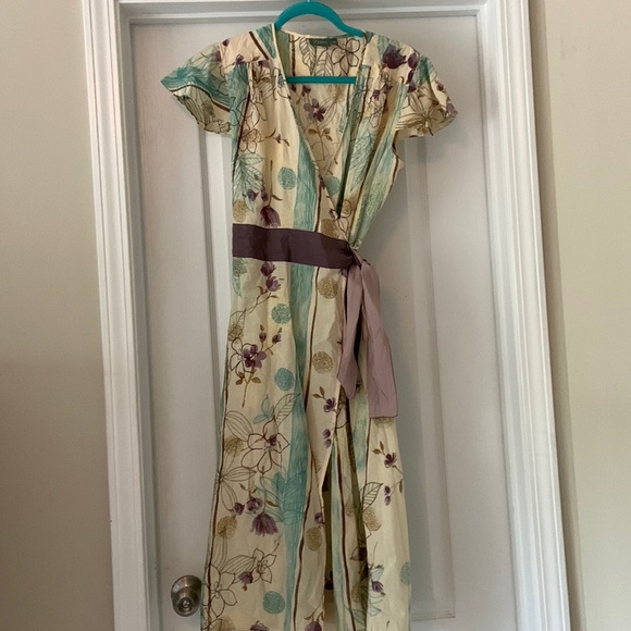 Zedzz Gorgeous Floral Wrap Dress with Silk Waist Tie - Picture 1 of 12